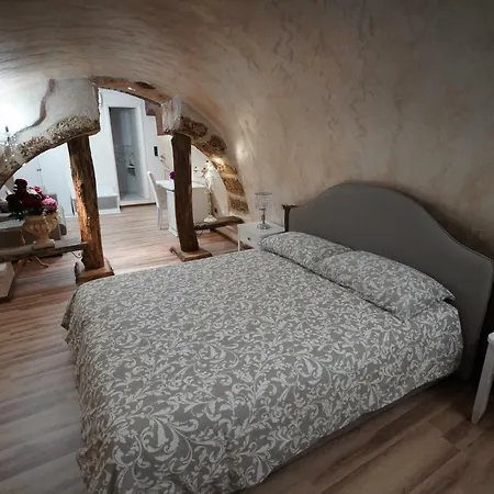 Bed & Breakfast Residenza Vecchi Tempi 3*